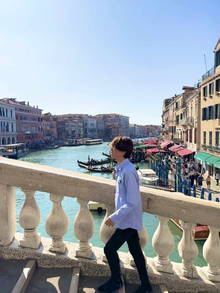 もうすぐ34歳にもなるのに、同級生たちは仕事頑張ってたり、結婚してたり、家買ってたりするのに僕はただ世界をひたすら旅してる。

もうここまで社会のレール外れたら他の人と比べないで人生を思い切って自分のやりたいことやっていこうと思う￼￼￼￼💡