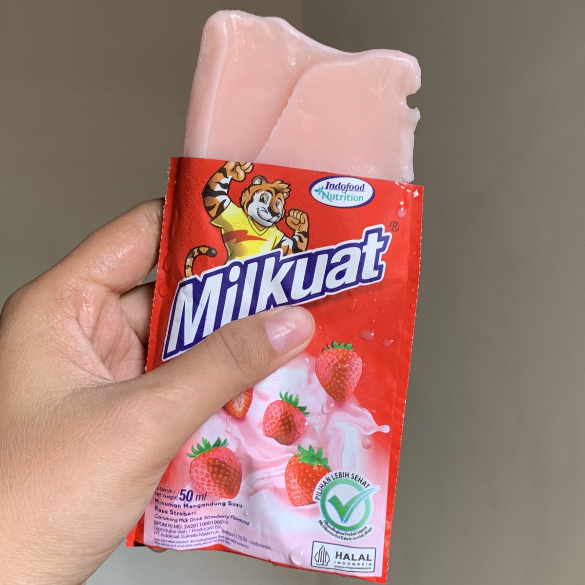 lopeuwang's tweet image. this milkuat bantal beku is always the best for reall!🤤❤️