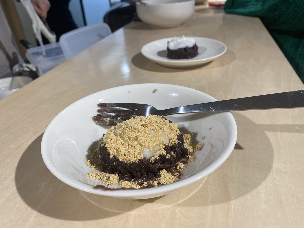 【告知】来年もやります！BIRTH LAB餅つき大会🎍
昨年大好評だった餅つきを2026/1/17(土)に開催決定✨
麻布十番で「つく・食べる・つながる」新年を一緒に過ごしませんか？
日程： 2026年1月17日（土）
時間：①11:00〜※12:00受付終了
　　　②13:00～※14:00受付終了
#BIRTHLAB #麻布十番 #餅つき