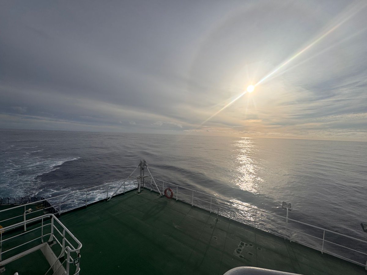 Antarcticlegacy's tweet photo. #SAAGulhasII on its way to #Antarctica.
#SANAP @environmentza @dstigovza @NRF_News @go2uj @A_M_S_O_L
Track vesseal @sapri_dsti website https://t.co/qIyZUw7fIa