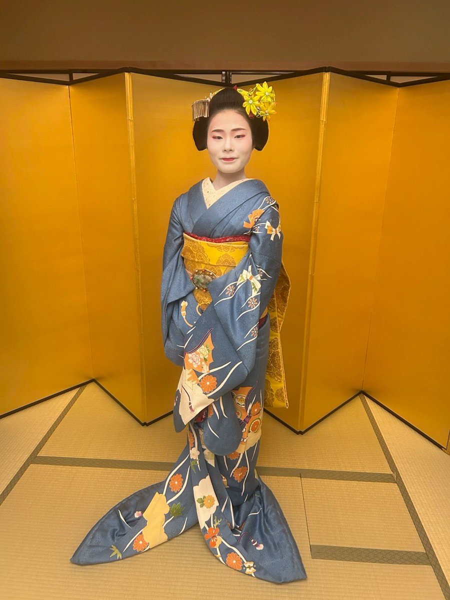 値下☆祇園京都♥オープニング・ピン☆ブラック等5点セット【花街・舞妓】ギター 八朔（祇園甲部・西村、つる居の皆さん） : 花景色－K.W.C. PhotoBlog