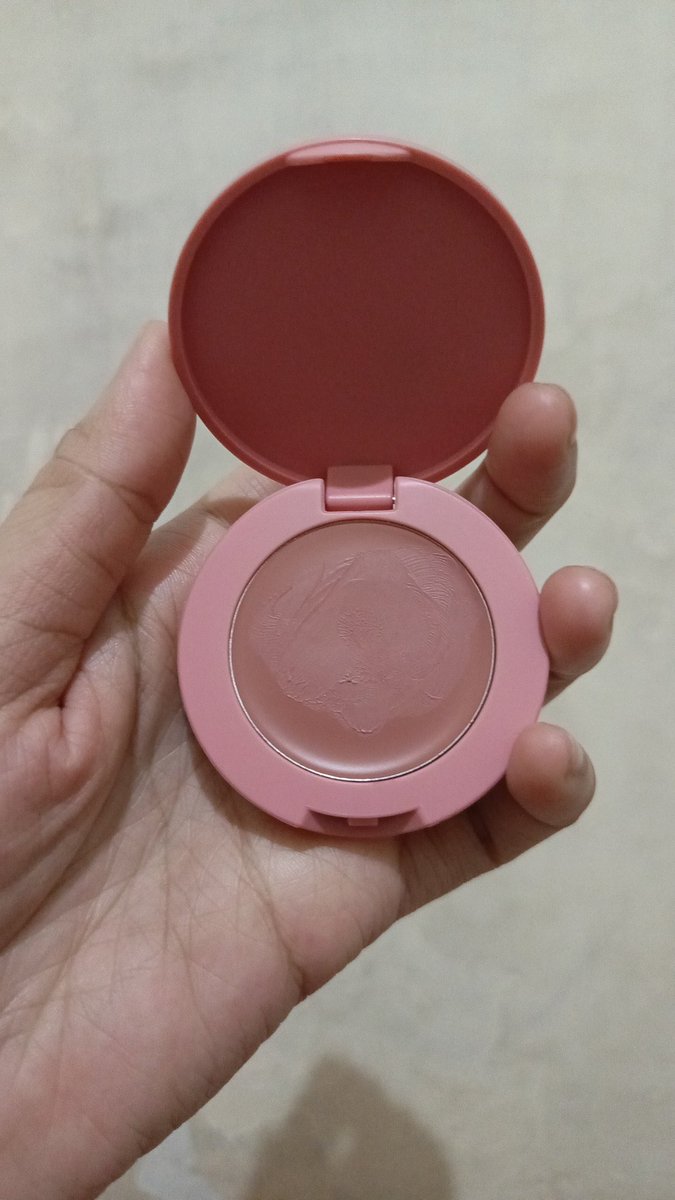 dblgrn's tweet photo. @ohmy_beautybank wardah colorfit yang Ethereal Rose kakkk
https://t.co/oDbII0pDtd https://t.co/qHYb1D3DPv