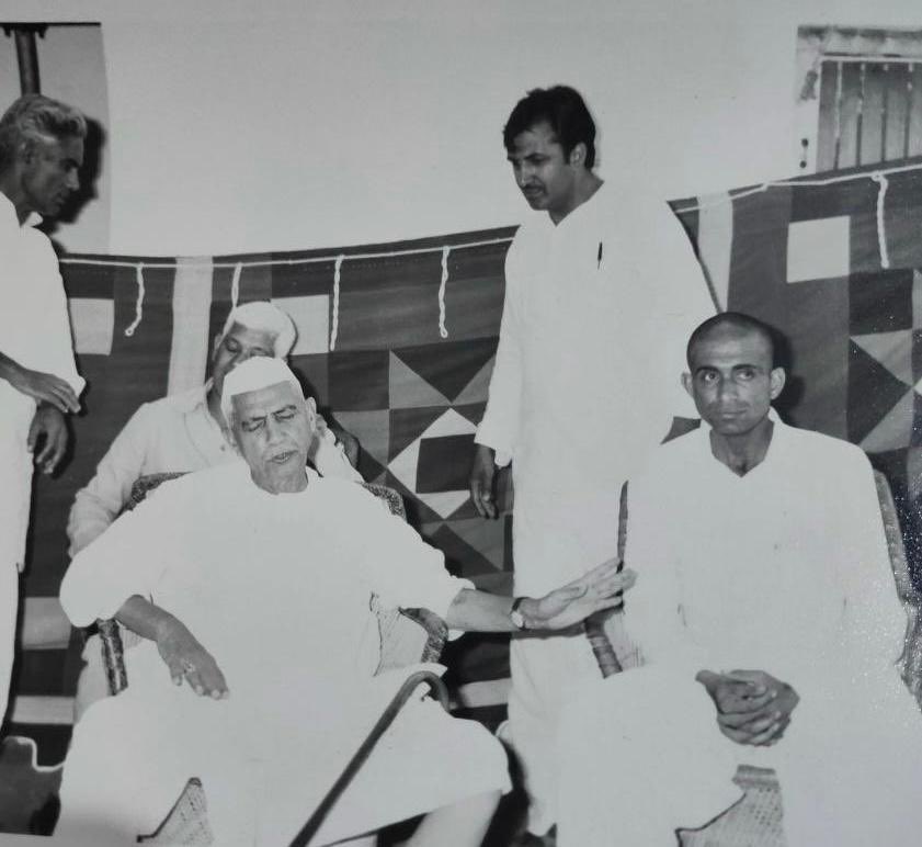 लोकदल आंदोलन के वरिष्ठ नेता, चौधरी चरण सिंह जी के दौर के सच्चे साथी एवं फतेहपुर के पूर्व विधायक श्री दिलसुखराय चौधरी जी के निधन का समाचार अत्यंत दुःखद है। किसान राजनीति, लोकतंत्र और लोकदल के प्रति उनका समर्पण सदैव स्मरणीय रहेगा।