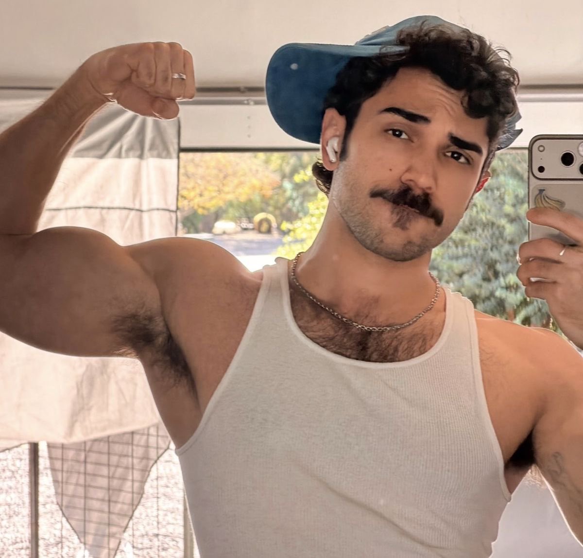 MenOTDay's tweet image. dare I say most attractive type of pics