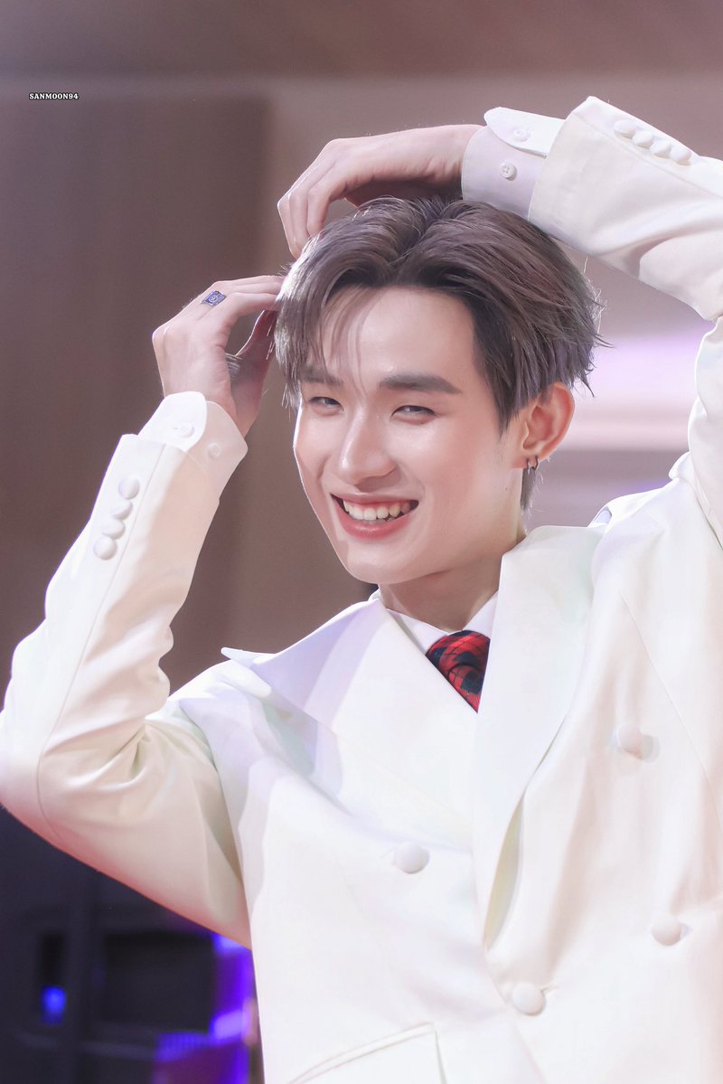 sanmoon948's tweet image. [251225] ~ 🎀🧸✨

HONGTHEGREAT NY X THE MALL

#HongshihoshixTheGreatNewYear
#hongshihoshi