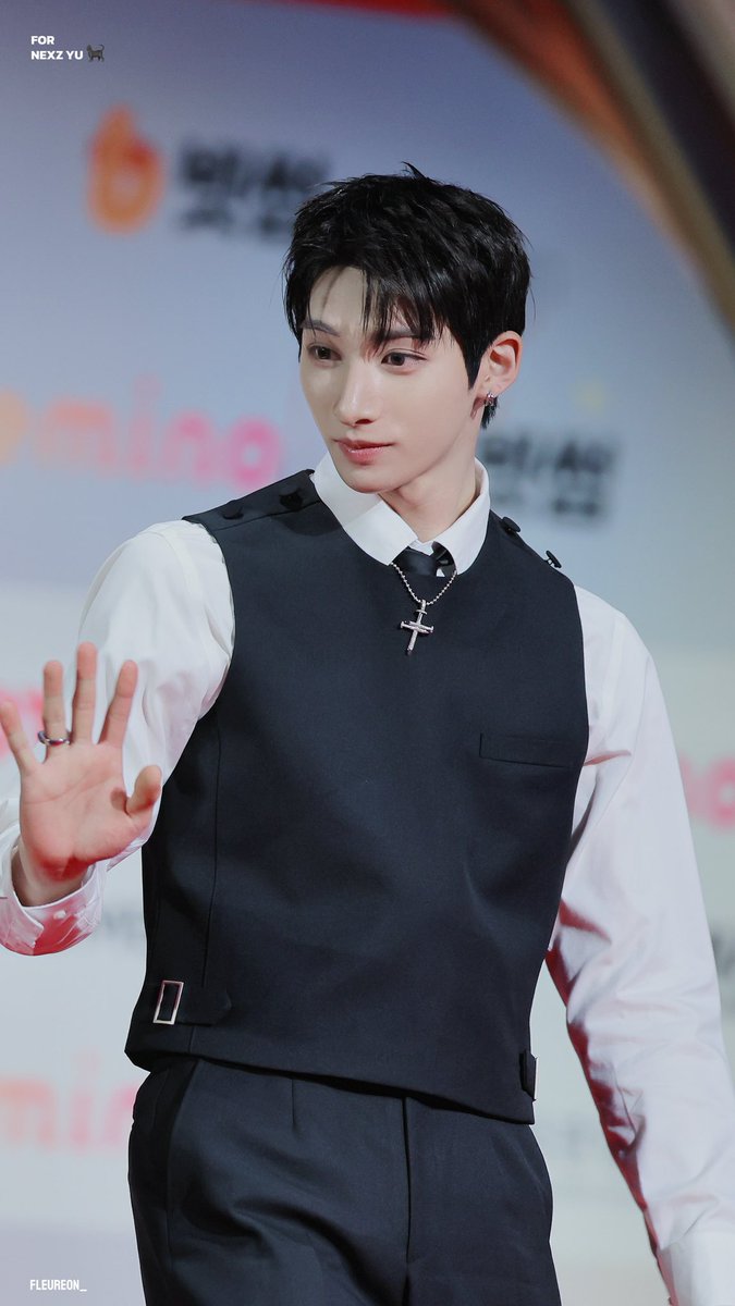 fleureon__'s tweet image. 251225 가요대전

🥺🩶

Copyrights 2025 ⓒ fleureon_ All Rights Reserved.

#NEXZ #넥스지 #YU #유우 #ユウ