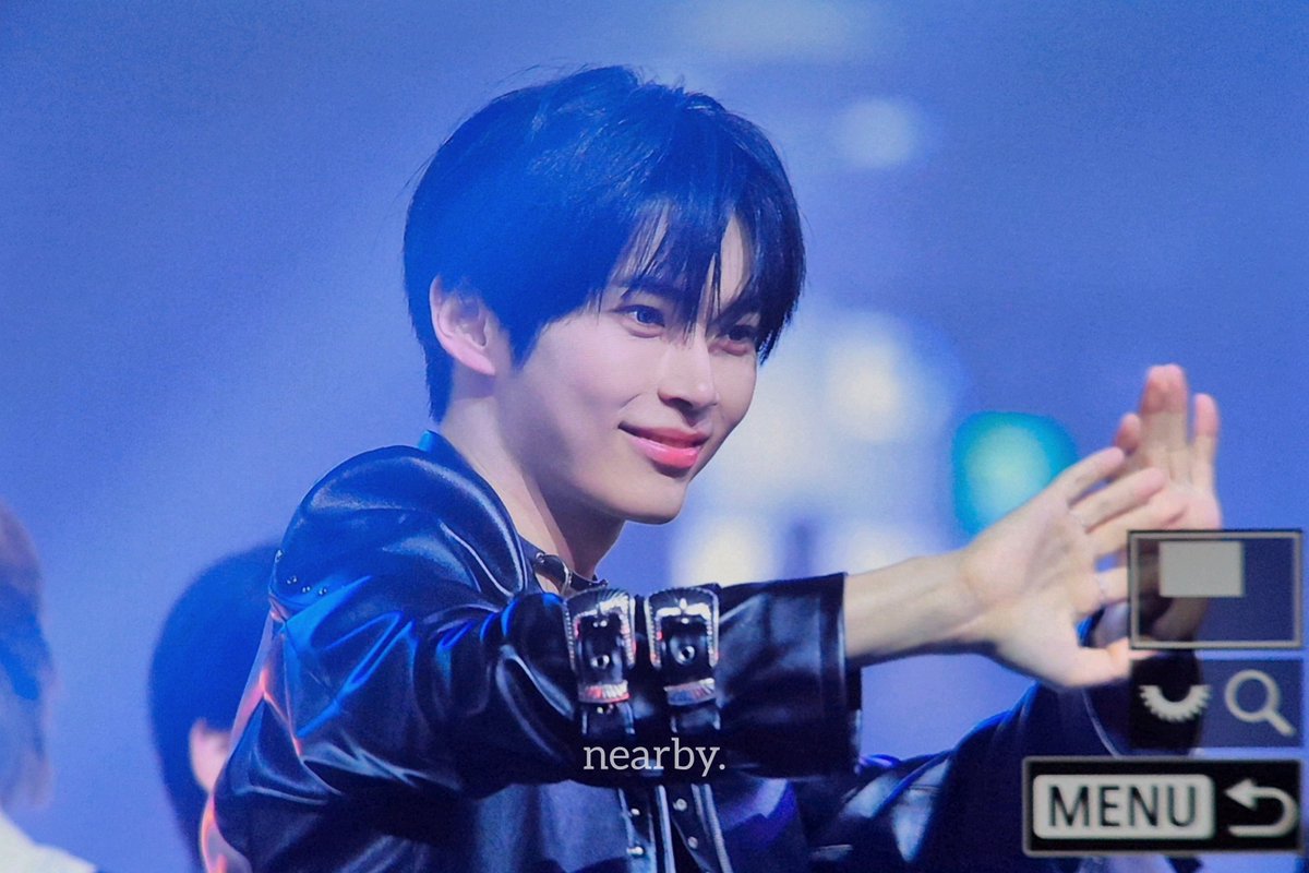 wa_poor's tweet image. 어제는 약간 고양이~