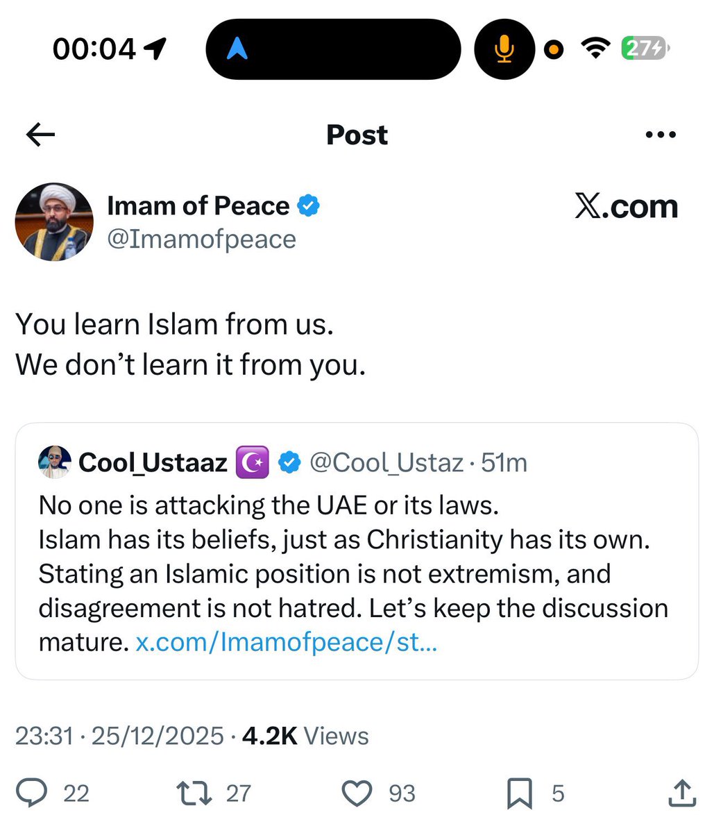 dammiedammie35's tweet image. A Nigerian tries to defend religious intolerance before an Emirati-born islamic sheikh from UAE and he puts him in his place😭💔😂