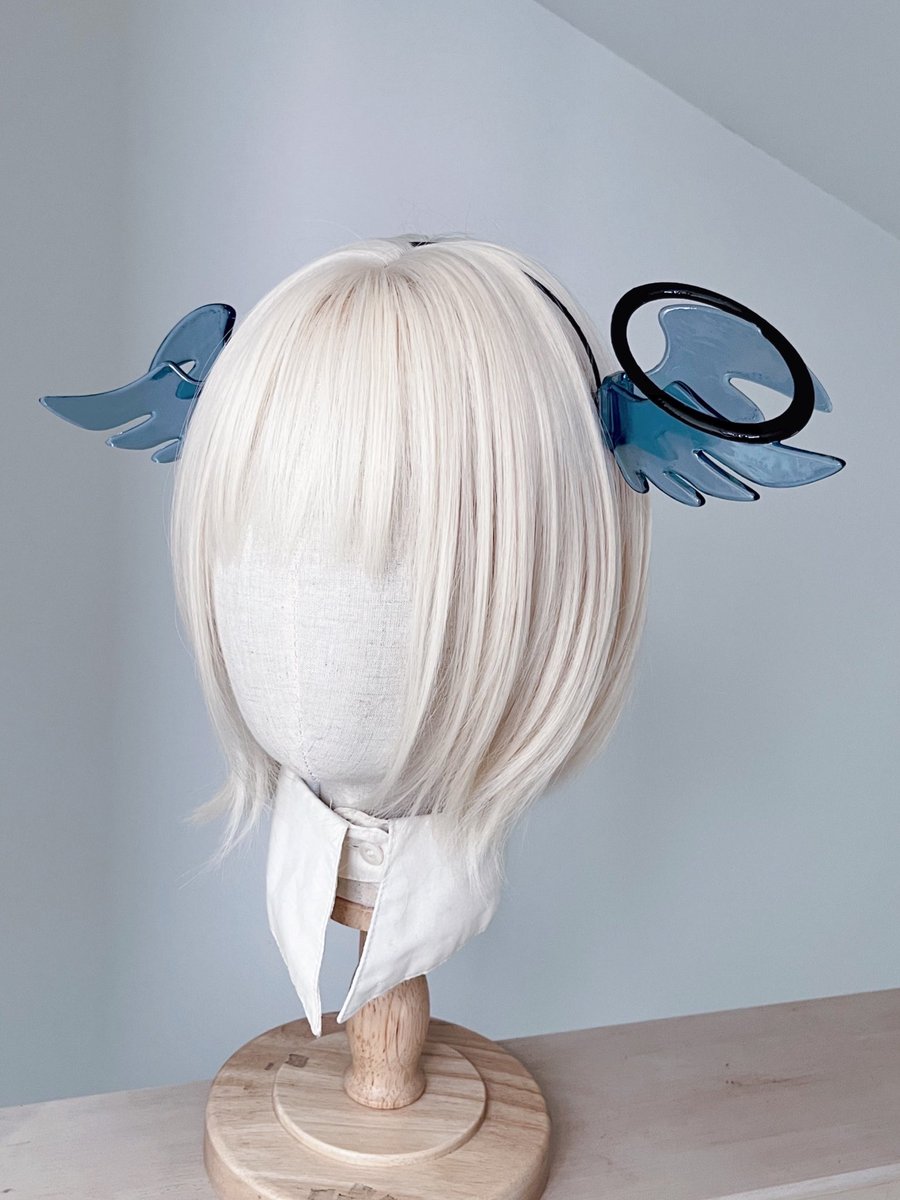 ₊⊹ 🪽 ⊹₊···———— 暗い青色の羽に、黒い輪っかの天使の羽カチューシャ