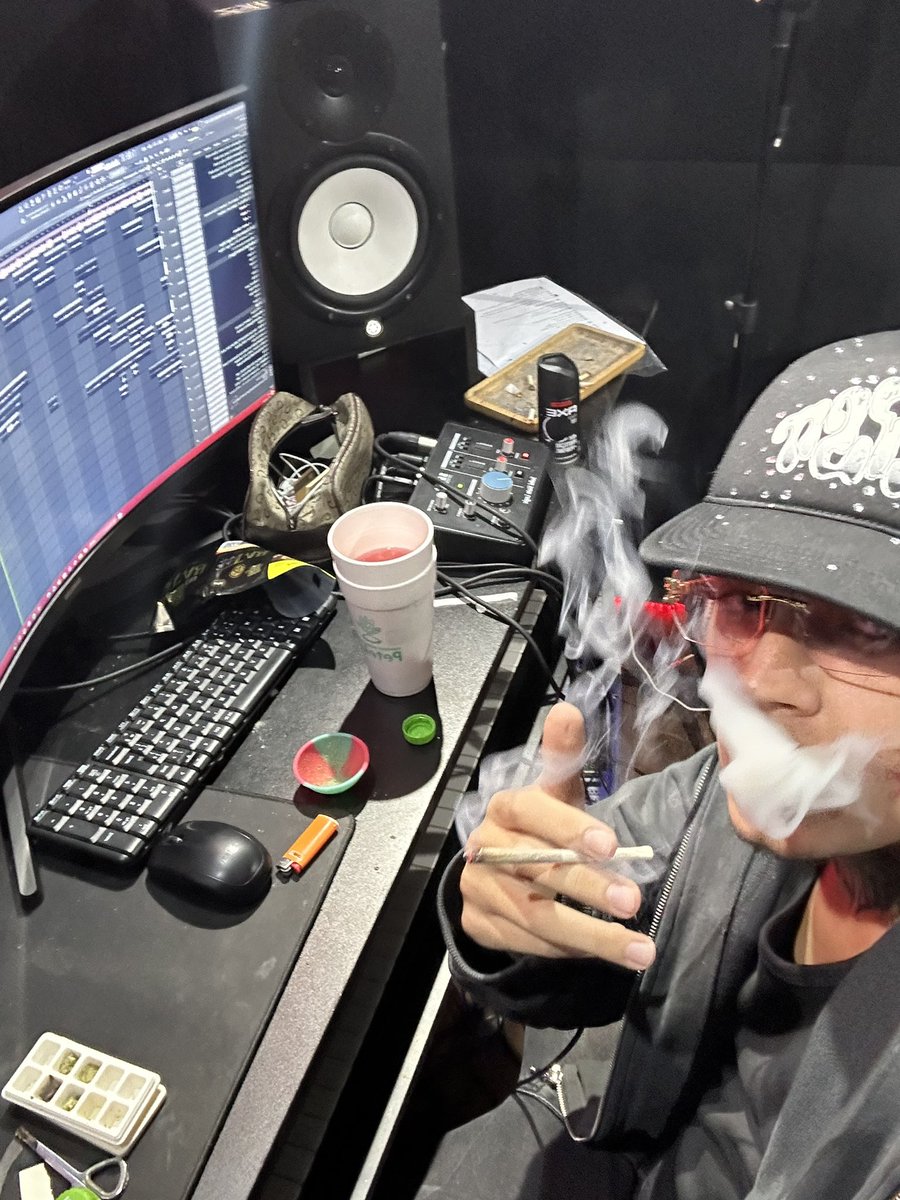 Slimevatoloco's tweet image. Ano acabou eh o carai kkk