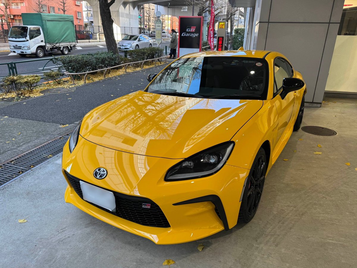 mano0933's tweet photo. GR86 Yellow Limited納車されました！
初マイカーなので大切に乗りたいと思います！
#GR86 https://t.co/P5RZxbgeca