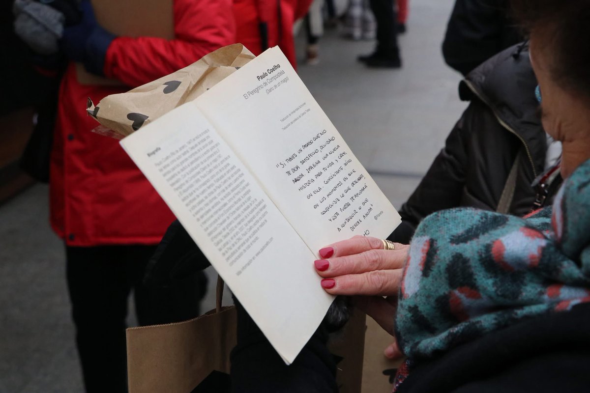 librosqueimportan tweet media