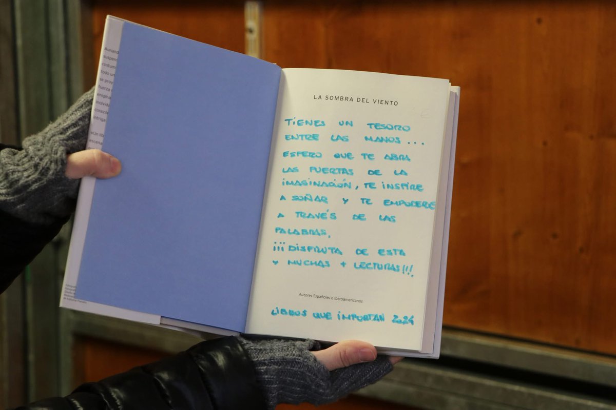 librosqueimportan tweet media