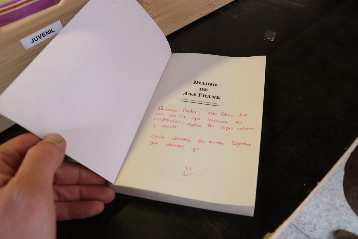 librosqueimportan tweet media