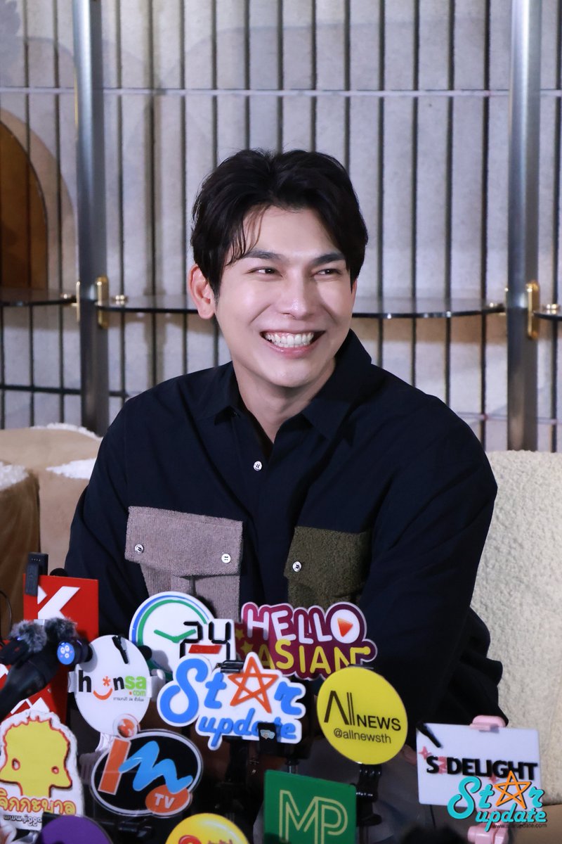 webstarupdate's tweet image. "มิว ศุภศิษฏ์" ระหว่างสัมภาษณ์ โปรโมทเพลงใหม่เพลง #MissEsme

MEW MISSESME OUT NOW
#MissEsmePromo
#MewSuppasit