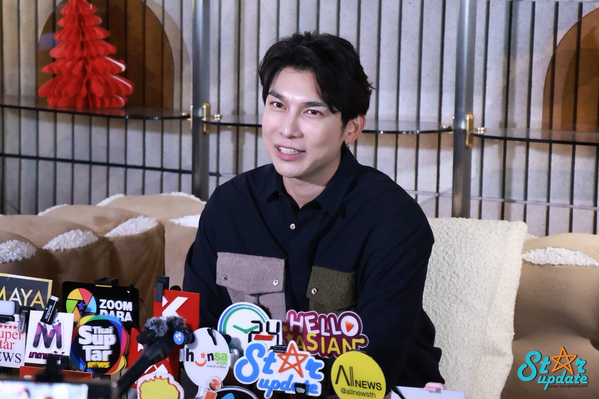 webstarupdate's tweet image. "มิว ศุภศิษฏ์" ระหว่างสัมภาษณ์ โปรโมทเพลงใหม่เพลง #MissEsme

MEW MISSESME OUT NOW
#MissEsmePromo
#MewSuppasit