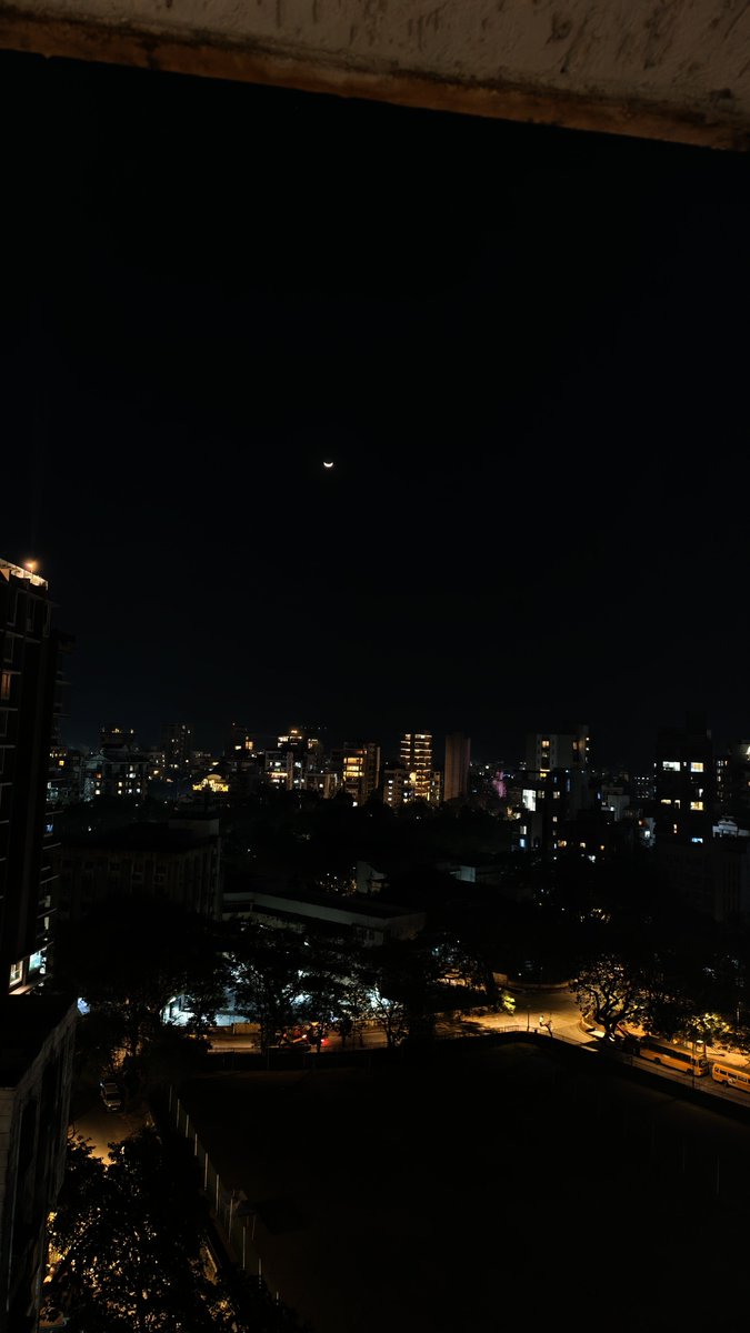FrameTheMoment_'s tweet photo. Quiet nights, real details. 🌙
Shot on #VivoX200Pro https://t.co/bcFql9aCVh