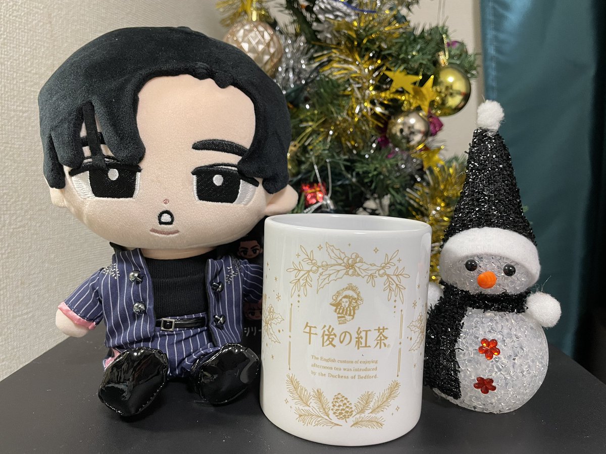 yunminyo0214's tweet photo. クリスマスの思い出🎄🌟
❄️阿部担💚のお友達と赤レンガのクリスマスマーケットへ行って、ブース内の午後の紅茶カフェに寄り、限定カップを購入しました☕️🖤可愛い😍
❄️不二家に待ちに待ったケーキとお皿を受け取りに🎂🍽️✨イチゴ好きな子供たちのためにイチゴも添えて🍓
美味しかったし楽しかった♥️😆 https://t.co/fK1LXe87rS