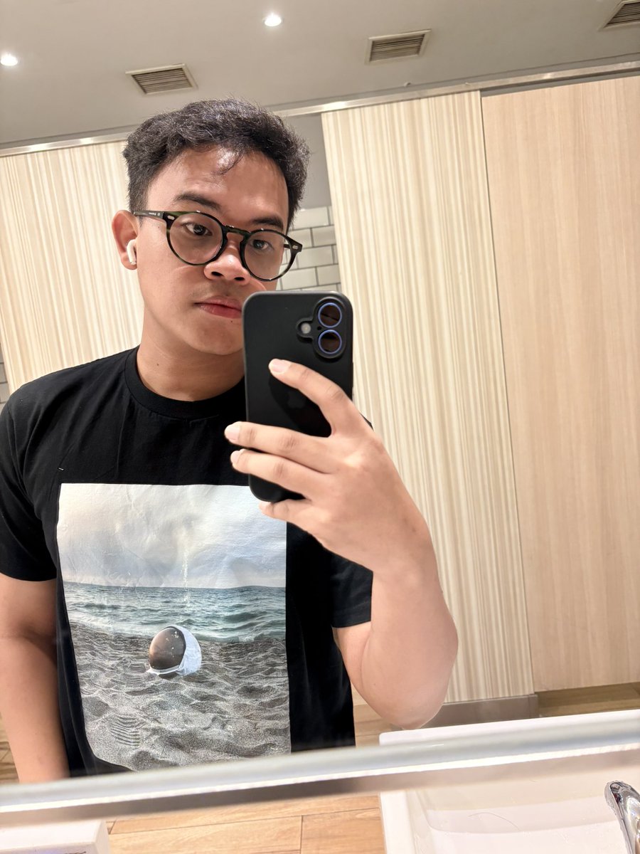 oktrivalll's tweet photo. Gua liburan ga kemana mana anjing https://t.co/FAXokCKLjU
