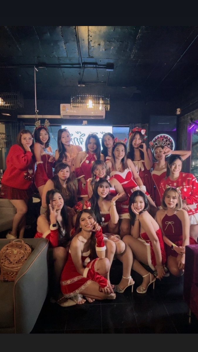 Search01bkk's tweet photo. 皆様にとって今年最後の金曜日が幸せなものとなりますようお祈り申し上げます。🥳🥰😍

2025年12月26日（金曜日） https://t.co/uKgHsnqIsf