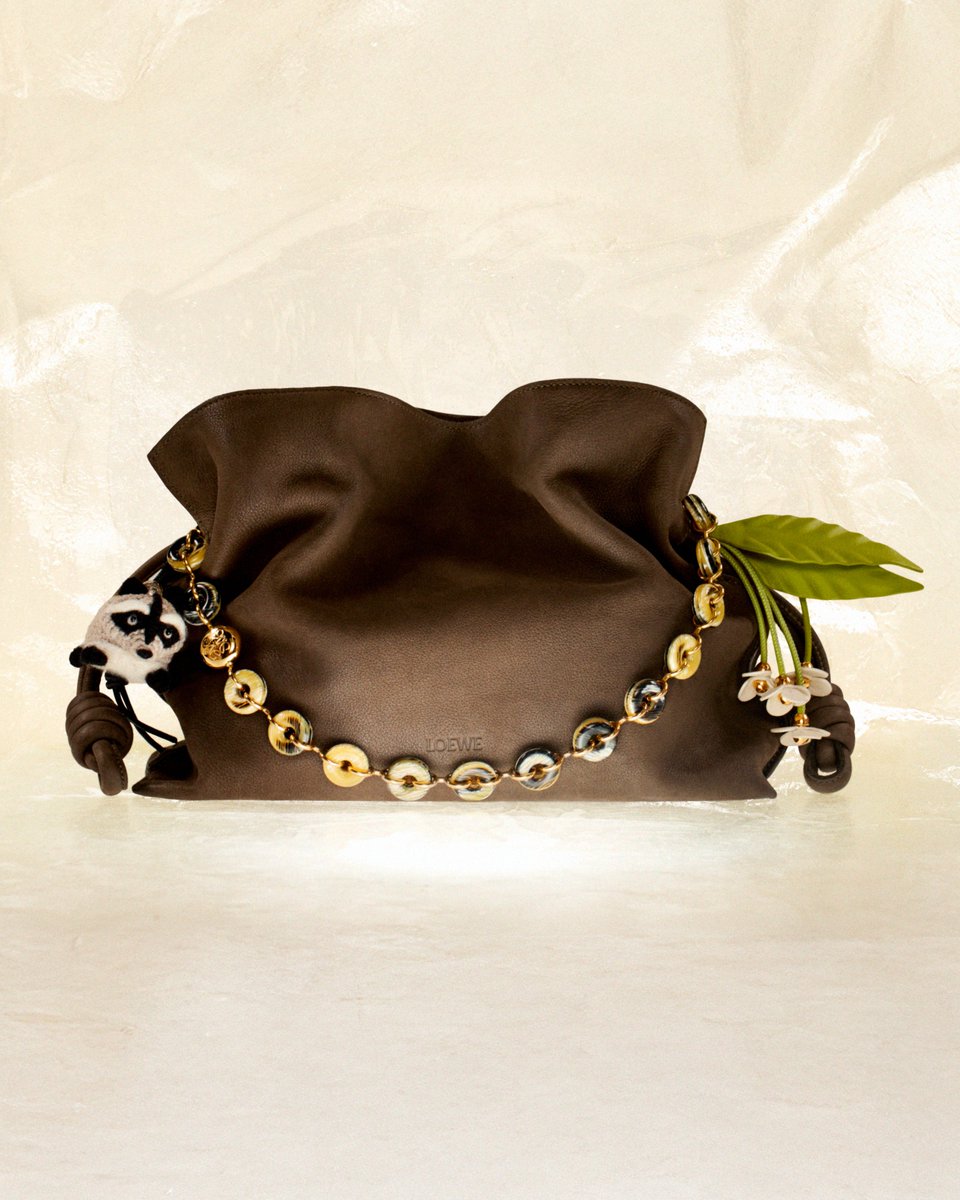 遊び心でバッグをアレンジ。 アライグマをはじめ、ユニークな動物や