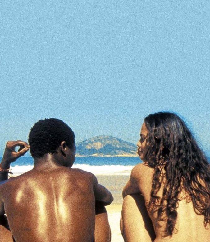 وسایل سنگین بلند کن.

عرق کن، شکست بخور، خونریزی کن.

کارهایی انجام بده که تو را می‌ترساند.

دوباره به چشمان زنان نگاه کن.

چیزی بساز. چیزی را بسوزان. چیزی واقعی را تجربه کن.
باارزشی ارزش خودت رو حالا فهمیدی؟
#1208
در یک‌کلمه #زوربا 😎 باش💋