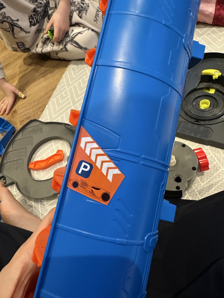 Hugo Creeth tweet media