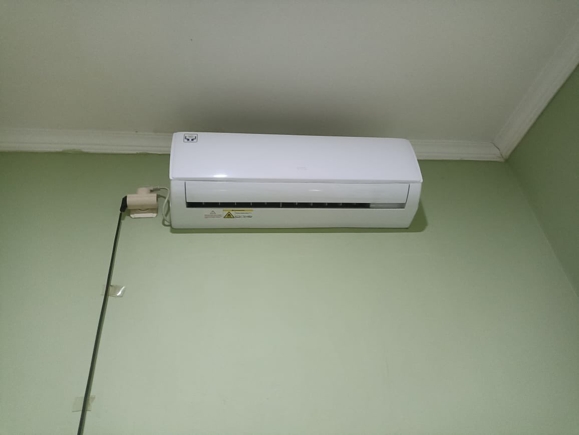nuubabes's tweet photo. HELP RT guys

- super BU
- jual cepat (mau pindahan)
- perabotan rumah

wts ac, dispenser, lemari, meja makan, kulkas

DM lebih lanjut guys

thanks
#wts #WTB #bu https://t.co/8HyKx8LNE5