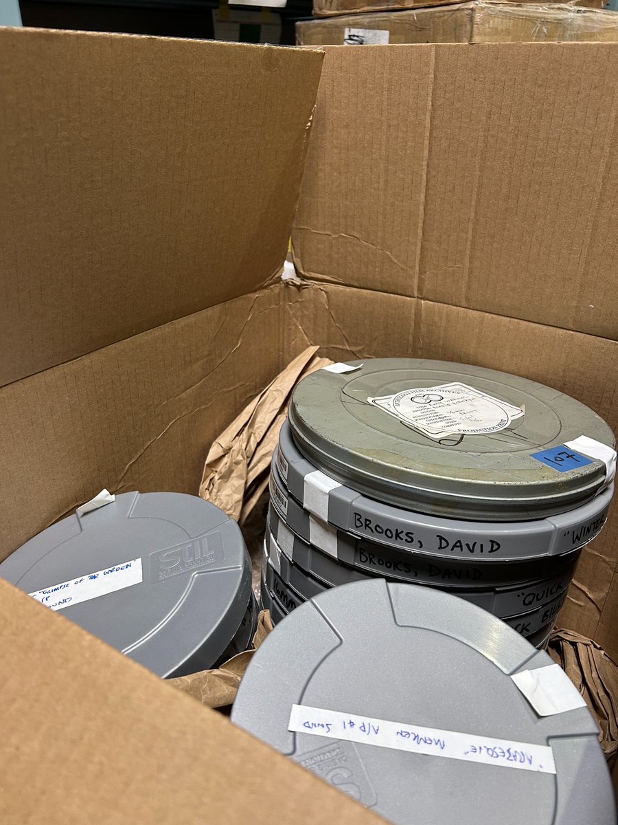 アンソロジー・フィルムアーカイブス特集では多くの作品が16mmフィルムで上映されます。アンソロジー等から続々とフィルムが到着中！当館で上映されるすべてのフィルムは、映写室に運ばれる前に、検査員が状態を確認します。安全な映写のための欠かせないプロセスです。
nfaj.go.jp/film-program/a…