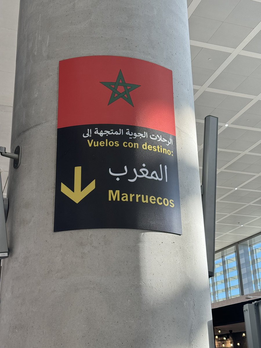 في داخل كل واحدٍ منّا وجع لا يُحكى،
نحمله بصمت ونبتسم.
لكن الله يرى الثقل الذي لا نبوح به،
ويعرف التعب الذي نُخفيه خلف “أنا بخير”.
فكلما ضاق صدرك…
تذكّر أن هناك ربًا لا ينسى،
ولا يخذل قلبًا قصده بصدق.

جمعتكم مباركة