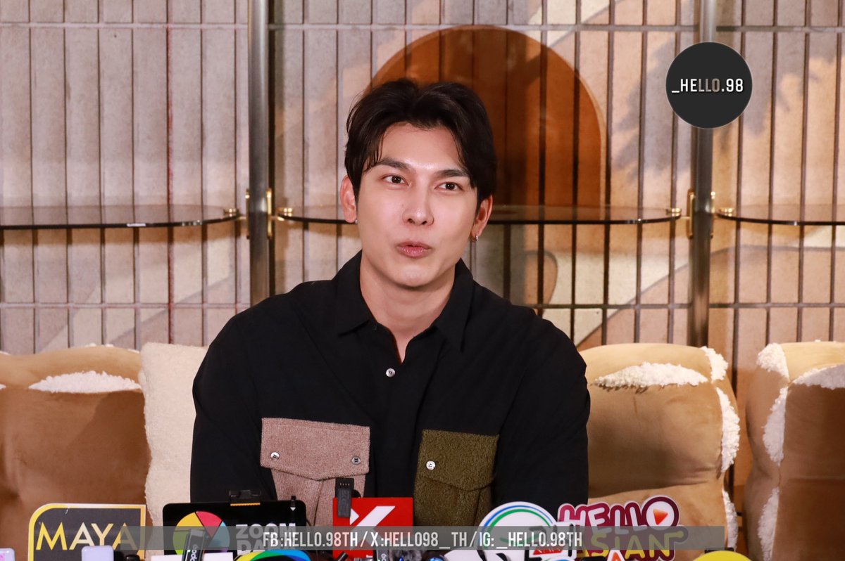 Hello98_th's tweet image. “มิว  ศุภศิษฎ์”🎙️บรรยากาศ ช่วงสัมภาษณ์ พูดคุยสบายๆ 🎙️🍩🍵

MEW MISSESME OUT NOW
#MissEsme
#MissEsmePromo
#MewSuppasit