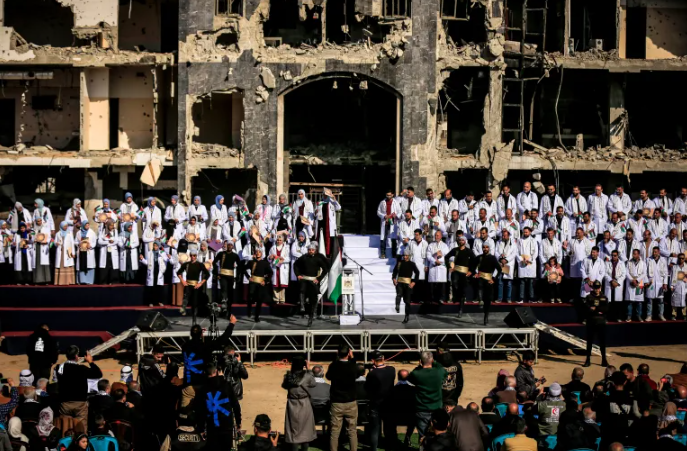 تخريج 168 طبيبا بغزة بشهادة "البورد" على أنقاض مجمع الشفاء 