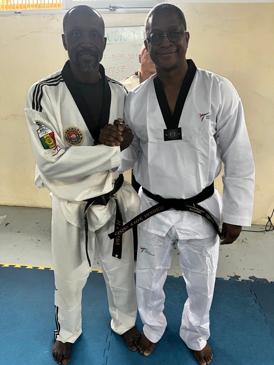AMT_ML's tweet image. Très heureux de revoir mon ami et ancien coéquipier de l’équipe nationale de taekwondo du Mali Mohamed Fofana pour une séance intense avec tous ces futurs champions !
