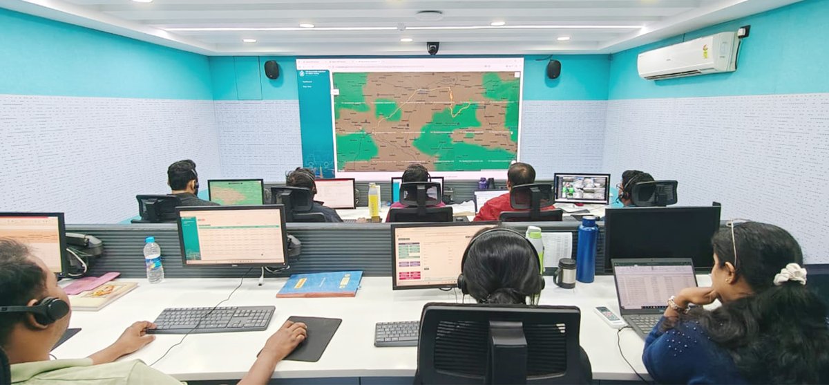 Food_Odisha's tweet image. ଓଡ଼ିଶାର ସାଧାରଣ ବଣ୍ଟନ ବ୍ୟବସ୍ଥା #PDS କୁ ଅଧିକ ସ୍ୱଚ୍ଛ ଓ ଦକ୍ଷ କରିବା ପାଇଁ ନିର୍ଦ୍ଦେଶ ନିୟନ୍ତ୍ରଣ ଏବଂ ଅଭିଜ୍ଞତା କେନ୍ଦ୍ର #CCEC ଏକ ଗୁରୁତ୍ୱପୂର୍ଣ୍ଣ ଭୂମିକା ଗ୍ରହଣ କରିଛି। ଏହା ହେଉଛି ରାଜ୍ୟର ଖାଦ୍ୟ, ଧାନ ଆନ୍ଦୋଳନ ପ୍ରଣାଳୀ ର ମୁଖ୍ୟ ସ୍ନାୟୁ କେନ୍ଦ୍ର ଯାନବାହନ ଟ୍ରାକିଂ ସିଷ୍ଟମ #VTS ଅଧୀନରେ କାର୍ଯ୍ୟ କରେ I