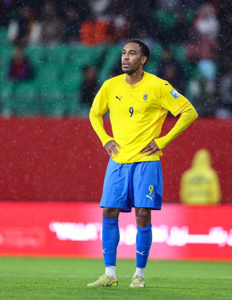 Pressafrik's tweet image. ⚠️ L’OM très mécontent du Gabon !
L’entrée prématurée d’Aubameyang hier face au Cameroun inquiète le club, qui estime que la sélection gabonaise a pris de vrais risques pour la santé du joueur.

#OM #Aubameyang #CAN2025 #FootballAfricain #SantéDesJoueurs #Gabon #Cameroun #Alert