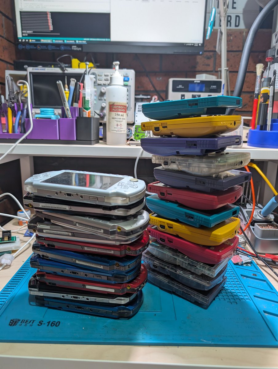 natalie_thenerd's tweet image. I have more PSPs then u have seen in your life