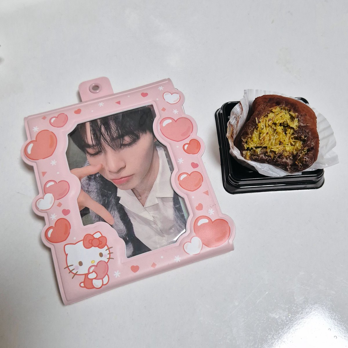 wa_poor's tweet image. 내 친구가 두쫀쿠수저라니;
너무 맛있어서 아껴먹지도못하고 두개 다 한번에 먹어버림😭😭😭 두쫀쿠산타 감사합니다 제발 다음에도 나..