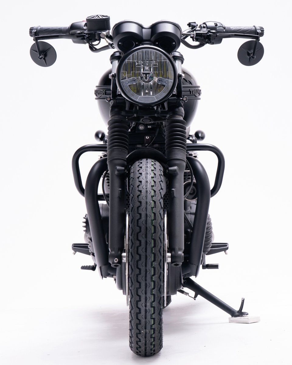 plot_touring's tweet image. ボンネビル用エンジンガードの適合車種が増えました🛠️
ブラケット形状の見直しで2023年モデル以降にも装着可能です

適合確認車両
・ボンネビル T100/T120
・スピードツイン900/ストリートツイン
・スピードツイン1200
・スラクストン1200
・ボンネビル ボバー

品番：MCB018

#motone #モートーン…