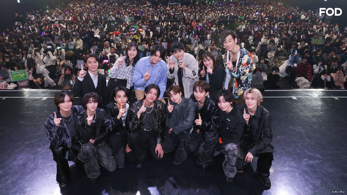 fujitvplus's tweet photo. 🕸️────#FOD 独占見放題───🕸️
ドラマ『#地獄は善意で出来ている』
　スペシャルイベント配信開始‼️
🕸️──────────────────🕸️

˗ˏˋ 一夜限りの特別更生プログラムナイト！ ˎˊ˗

2025年12月3日、Zepp Haneda（東京）にて開催された、
スペシャルイベントをお届け🖐️
ドラマクライマックスを前に、出演者6名が集結！
熱気あふれる一夜限りのスペシャルナイト。

https://t.co/9rmVjgsQEW

#草川拓弥 #高野洸 #渡邉美穂 #吉田健悟 #井頭愛海 #細田善彦