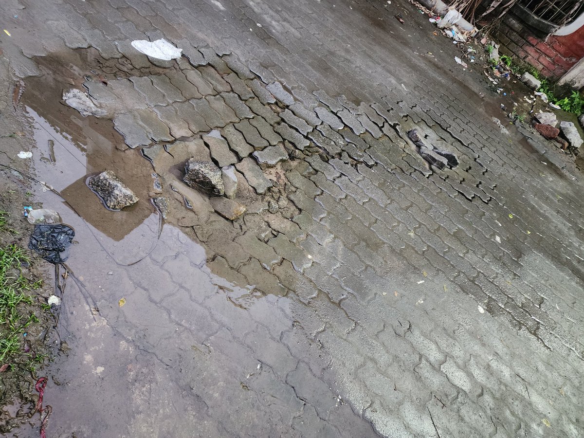 utpalbora1976's tweet photo. Can someone act on the multiple complaints to fix the zaika water supply leakage in the road in front of House No. 26, Rajgarh Road bye lane 11. @gmdwsb @gmc_guwahati kind attention @jayanta_malla . Can anyone take urgent action to stop the scarce wastage of water resources? https://t.co/G2MY0VrDnL