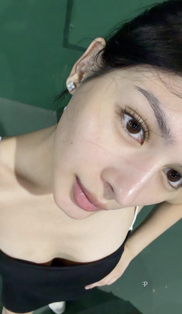 aztirae's tweet photo. what’s up with az and emoticons lately 🥹 what a cutie :p https://t.co/b3lsyVKQTx