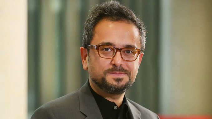 🔴960 milyon dolar serveti olan Ali Sabancı geçinemediğini açıkladı:

"Herkesin maddi emelleri var, benim de var. Ben geçinemiyorum. Arzu ettiğime kıyasla ben geçinemiyorum."

📍Şimdi güler misin, ağlar mısın? Yorum sizin..