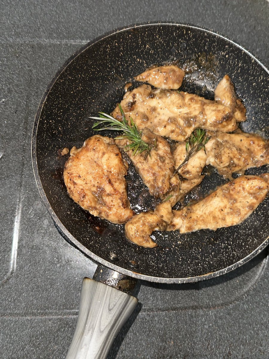 swextdemon's tweet image. my kind of healthy breakfast 🍳