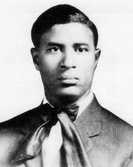 MyArrse's tweet image. Garrett Morgan invented Breathing Apparatus for Firefighters, when workers were trapped in a tunnel fire in Cleveland in 1916, Garrett was the only one brave enough to enter with his invention. He saved the lives of every man.
He also invented Traffic Lights.
He was a Black Man.