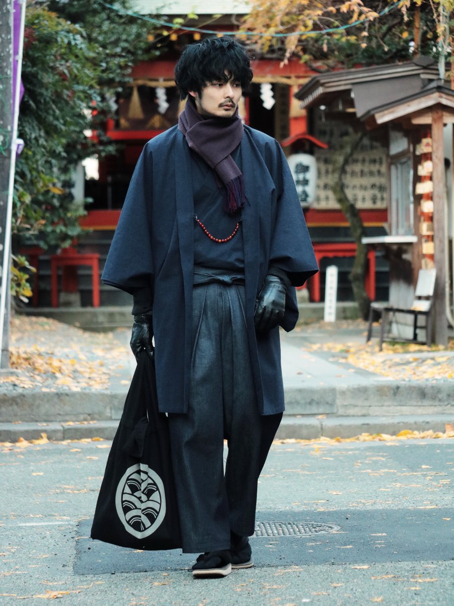 和服にハマる一着。
自分のスタイルを見つける楽しさがあります。

日本製 チノばかま デニム｜HITOIKI
hitoiki-online.shop/view/item/0000…