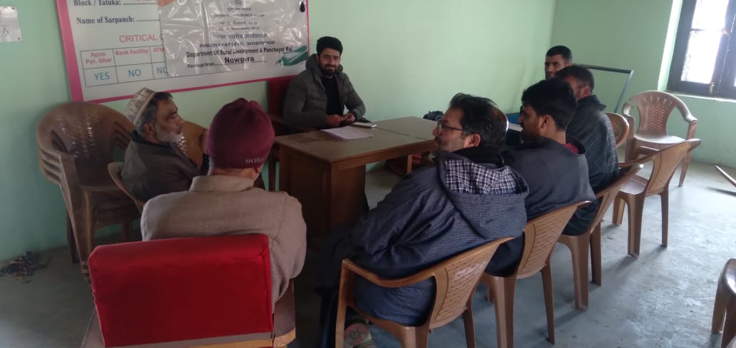 bdonagam's tweet photo. Disposal of public grievances at Panchayat Halqa Nowpora during Good Governance week 2025 , Block Nagam 
#GoodGovernanceWeek2025 
#PrashasanGaonKiOre https://t.co/fBaj0OEo1L