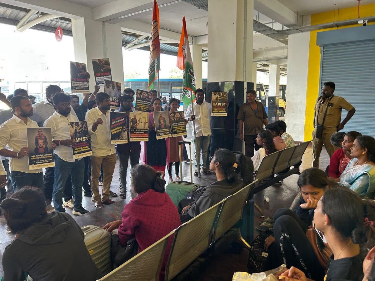 nagamadhu555's tweet photo. At📍 Puducherry New Bustand, Youth Congress members raised their voices demanding justice for the Unnao gangrape survivor.

The survivor was dragged on the streets for asking for justice, while the convicted rapist, Kuldeep Singh Sengar, a BJP leader, is out on bail.

When justice is delayed and the powerful are protected, silence is not an option. We will continue to raise our voices until justice is served.@IYC @ManishSharmaIYC @UdayBhanuIYC @MukeshraiYC