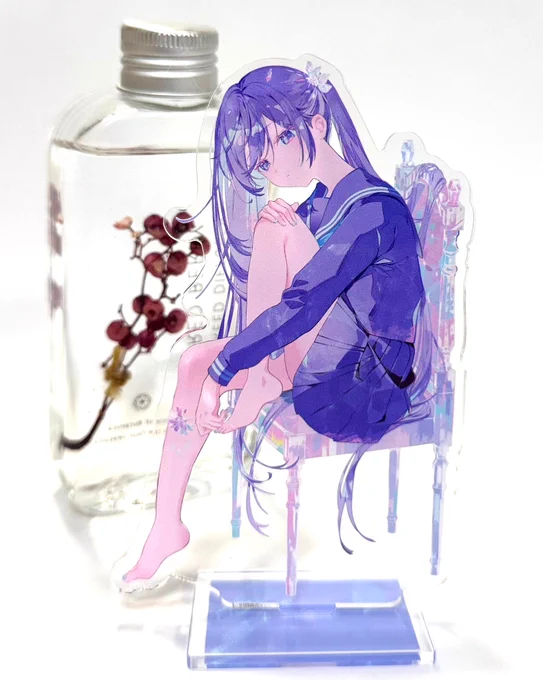 この絵でアクリルスタンド作りました～!!冬コミの新刊セットに入ってます #C107