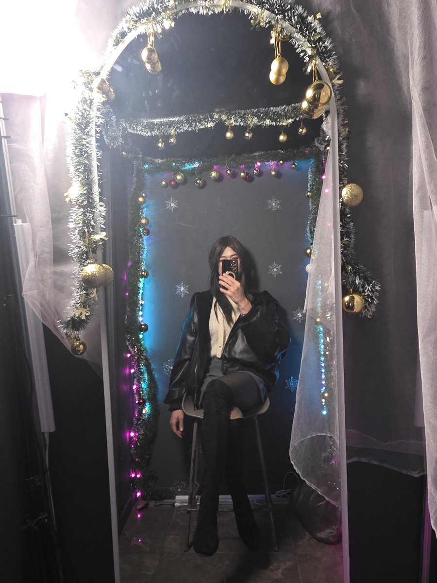 bibi_ver92090's tweet photo. 진짜 오랜만에 업 했어요
그동안 바뻐서 얼마나 참았는지...
너무 일찍와서 사람들이 없네요 ㅠ..
#RedPepper #CD #여장 https://t.co/LAPsHIKB24