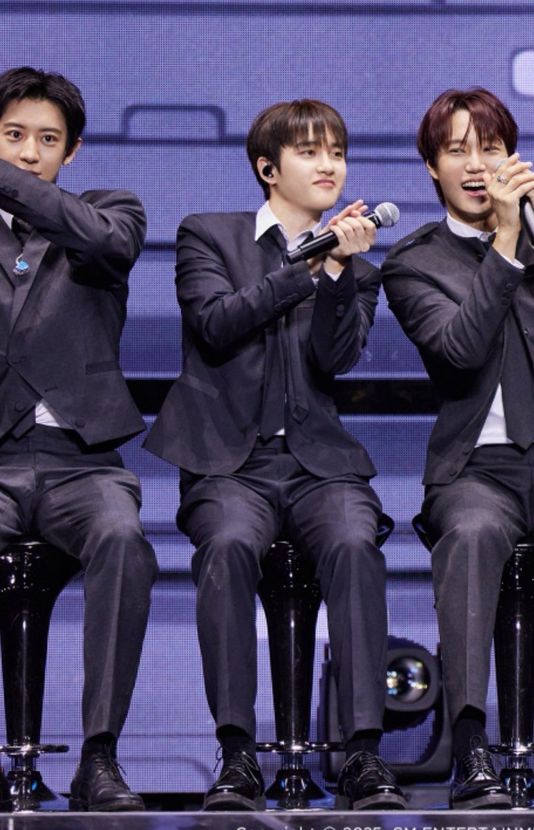 Zziranghee's tweet photo. what are you, kyungsoo? a 5th gen idol?? https://t.co/UlZOXcv5Pk